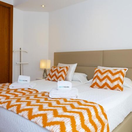 Luzbay Pool Apartments ภายนอก รูปภาพ