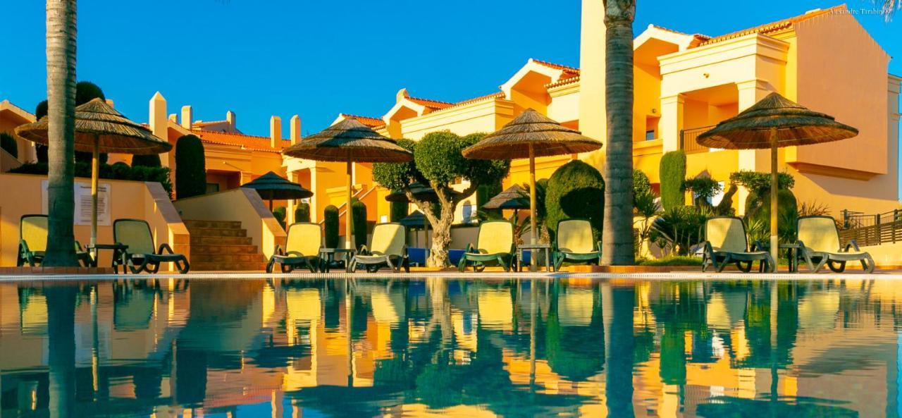 Luzbay Pool Apartments ภายนอก รูปภาพ